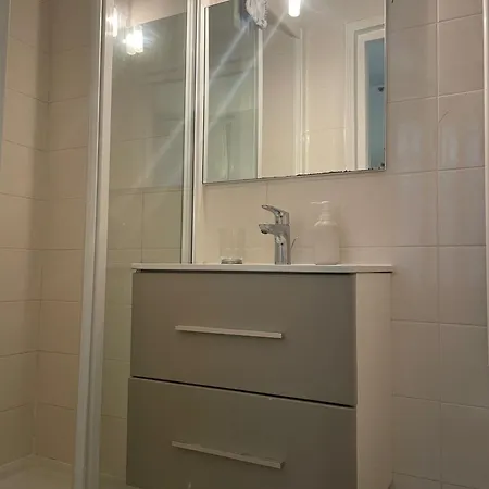 Apartamento Charmant Studio Hyper Centre Paris, 7 Min Du Louvre *